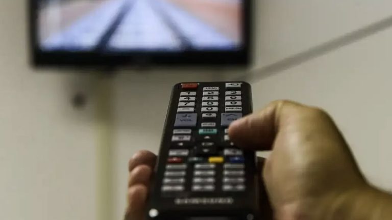 Mulher compra TV em Ituiutaba, não recebe o produto e será compensada em R$ 4 mil