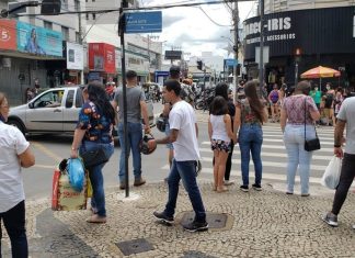 Mulher é detida em flagrante por furto em loja no Centro e tenta cometer novo crime Mulher é detida em flagrante por furto em loja no Centro e tenta cometer novo crime