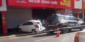Ônibus Fora de Controle Provoca Destruição no Centro de Uberlândia Ônibus Fora de Controle Provoca Destruição no Centro de Uberlândia