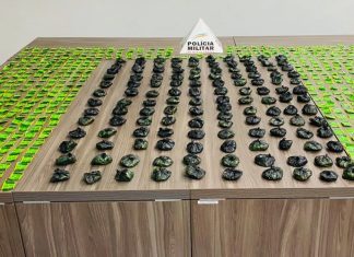 PM apreende mais de 4 mil porções de cocaína e detém casal por tráfico em Uberlândia PM apreende mais de 4 mil porções de cocaína e detém casal por tráfico em Uberlândia