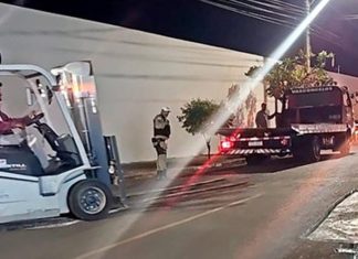 PM esclarece utilização de empilhadeira para remoção de veículos irregulares durante a Fenamilho PM esclarece utilização de empilhadeira para remoção de veículos irregulares durante a Fenamilho