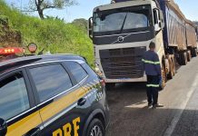 PRF apreende 200 toneladas de carga excedente no Triângulo Mineiro PRF apreende 200 toneladas de carga excedente no Triângulo Mineiro