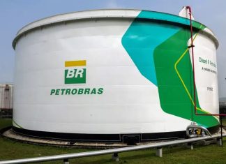 Petrobras anuncia corte de R$ 0,16 por litro no preço do Diesel A Petrobras anuncia corte de R$ 0,16 por litro no preço do Diesel A