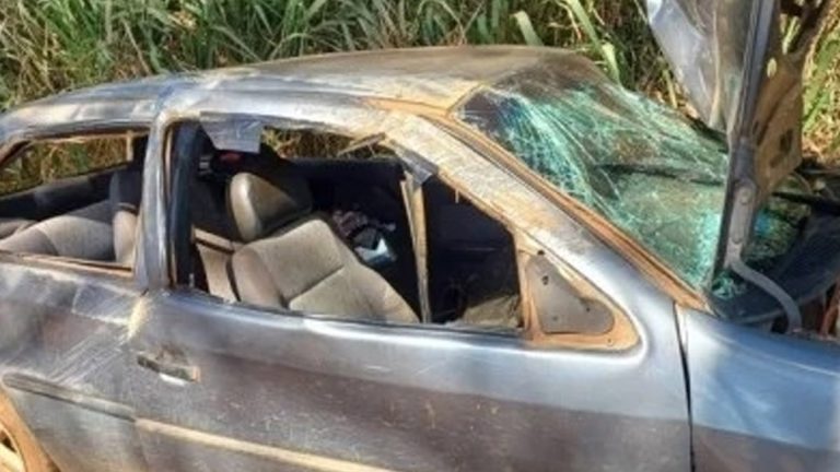 Pneu Estoura, Carro Capota e Quatro Pessoas São Feridas na Estrada entre Patos de Minas e Porto das Posses