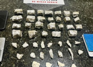 Polícia Militar Detém Jovem por Tráfico de Drogas Após Divulgação em Rede Social em Prata Polícia Militar Detém Jovem por Tráfico de Drogas Após Divulgação em Rede Social em Prata