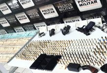 Polícia Militar apreende arsenal e detém três suspeitos por tráfico ilegal de armas em Santa Vitória Polícia Militar apreende arsenal e detém três suspeitos por tráfico ilegal de armas em Santa Vitória
