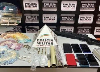 Polícia Militar de Coromandel detém dois suspeitos por tráfico de drogas e porte ilegal de arma de fogo Polícia Militar de Coromandel detém dois suspeitos por tráfico de drogas e porte ilegal de arma de fogo.