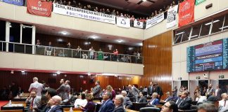 Projeto sugere substituir sirenes por música nas escolas de Minas Gerais Projeto sugere substituir sirenes por música nas escolas de Minas Gerais