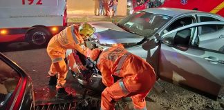 Resgate de Mulher Ferida em Acidente em Ituiutaba pelos Bombeiros Resgate de Mulher Ferida em Acidente em Ituiutaba pelos Bombeiros