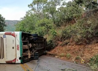 Acidente com Ônibus Causa Interdição Total da MG-188 em Vazante Acidente com Ônibus Causa Interdição Total da MG-188 em Vazante
