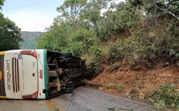 Acidente com Ônibus Causa Interdição Total da MG-188 em Vazante Acidente com Ônibus Causa Interdição Total da MG-188 em Vazante