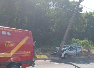 Acidente na Avenida Anselmo Alves dos Santos: Colisão com Poste Deixa Três Mulheres Feridas em Uberlândia Acidente na Avenida Anselmo Alves dos Santos Colisão com Poste Deixa Três Mulheres Feridas em Uberlândia