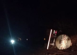 Acidente na BR-153 em Monte Alegre: Carreta com 59 mil litros de etanol tomba e causa alerta Acidente na BR-153 em Monte Alegre Carreta com 59 mil litros de etanol tomba e causa alerta