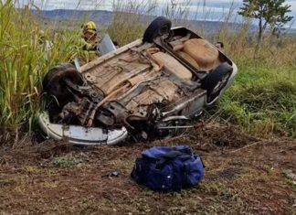 Acidente na BR-365 Resulta em Morte Após Ultrapassagem Perigosa entre Carro e Carreta Acidente na BR-365 Resulta em Morte Após Ultrapassagem Perigosa entre Carro e Carreta