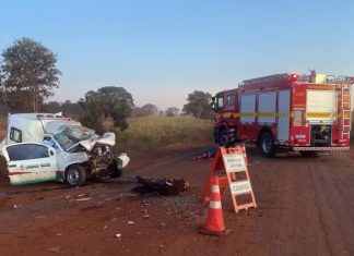 Ambulância de Capinópolis se envolve em acidente com carreta canavieira na MGC-154 Ambulância de Capinópolis se envolve em acidente com carreta canavieira na MGC-154