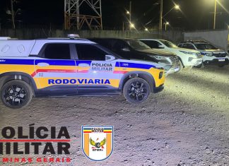 Apreensão de Hilux com placas falsas em oficina de Araguari é realizada pela Polícia Rodoviária Apreensão de Hilux com placas falsas em oficina de Araguari é realizada pela Polícia Rodoviária