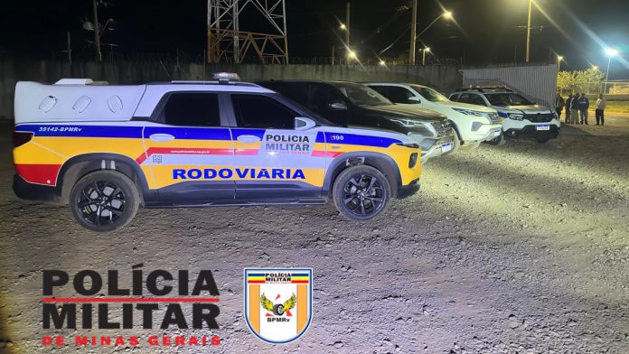 Apreensão de Hilux com placas falsas em oficina de Araguari é realizada pela Polícia Rodoviária Apreensão de Hilux com placas falsas em oficina de Araguari é realizada pela Polícia Rodoviária