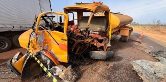 Caminhoneiro É Vítima de Acidente com Bitrem na MG-190; Neblina Pode Ter Influenciado a Visão Caminhoneiro É Vítima de Acidente com Bitrem na MG-190; Neblina Pode Ter Influenciado a Visão