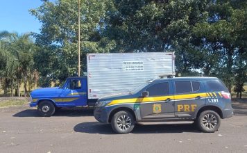 Caminhonete furtada em Uberlândia é recuperada pela PRF poucas horas depois do crime Caminhonete furtada em Uberlândia é recuperada pela PRF poucas horas depois do crime