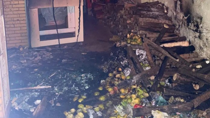 Incêndio em Depósito Aterrorizou Moradores de Araguari Durante a Madrugada Incêndio em Depósito Aterrorizou Moradores de Araguari Durante a Madrugada