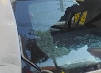 Instrutor de autoescola é atacado com faca por adolescentes após conflito no trânsito em Uberlândia Instrutor de autoescola é atacado com faca por adolescentes após conflito no trânsito em Uberlândia