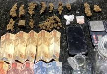 Mulher é detida por tráfico de drogas no bairro Edna, em Prata Mulher é detida por tráfico de drogas no bairro Edna, em Prata