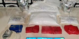 PM Prende Comerciante e Funcionário ao Descobrir Drogas em Distribuidora de Bebidas em Uberlândia PM Prende Comerciante e Funcionário ao Descobrir Drogas em Distribuidora de Bebidas em Uberlândia