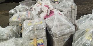 PRF intercepta carga de maconha disfarçada de farelo em Uberaba na BR-262 PRF intercepta carga de maconha disfarçada de farelo em Uberaba na BR-262