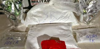 Polícia Militar apreende 10 kg de cocaína e prende dupla por tráfico em Uberlândia Polícia Militar apreende 10 kg de cocaína e prende dupla por tráfico em Uberlândia