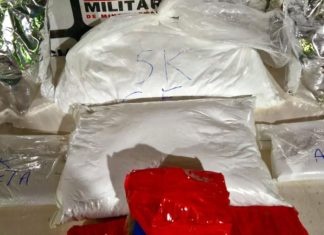 Polícia Militar apreende 10 kg de cocaína e prende dupla por tráfico em Uberlândia Polícia Militar apreende 10 kg de cocaína e prende dupla por tráfico em Uberlândia