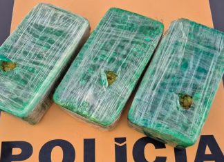 Polícia Militar prende passageiro em Abadia dos Dourados por tráfico em carro de aplicativo Polícia Militar prende passageiro em Abadia dos Dourados por tráfico em carro de aplicativo