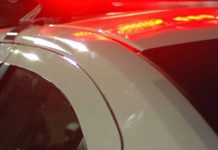 Suspeito tenta escapar pelos telhados, mas é preso por tráfico no bairro Morumbi, em Uberlândia Suspeito tenta escapar pelos telhados, mas é preso por tráfico no bairro Morumbi, em Uberlândia