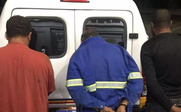 Trio é detido em Uberaba após ser flagrado com carreta furtada e carga de sementes de R$ 800 mil Trio é detido em Uberaba após ser flagrado com carreta furtada e carga de sementes de R$ 800 mil