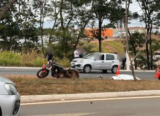 Acidente Fatal em Patos de Minas: Motociclista Colide com Canteiro Central da Avenida JK Acidente Fatal em Patos de Minas: Motociclista Colide com Canteiro Central da Avenida JK