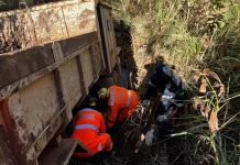 Acidente em Patos de Minas: motorista é arrastado por caminhão desengatado em ribanceira Acidente em Patos de Minas motorista é arrastado por caminhão desengatado em ribanceira