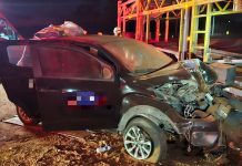 Acidente na BR-365: Carro colide com carreta cegonheira e deixa vigilantes feridos em Uberlândia Acidente na BR-365: Carro colide com carreta cegonheira e deixa vigilantes feridos em Uberlândia