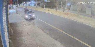 Ciclista atropelado em Uberlândia; motorista foge sem ajudar Ciclista atropelado em Uberlândia; motorista foge sem ajudar