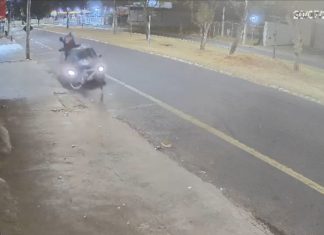 Ciclista atropelado em Uberlândia; motorista foge sem ajudar Ciclista atropelado em Uberlândia; motorista foge sem ajudar