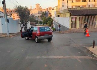 Condutor Embriagado Não Observa Parada Obrigatória e Bate em Outro Carro em Patos de Minas Condutor Embriagado Não Observa Parada Obrigatória e Bate em Outro Carro em Patos de Minas