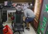 Ex-funcionário é flagrado furtando bar pela quinta vez em seis meses Ex-funcionário é flagrado furtando bar pela quinta vez em seis meses