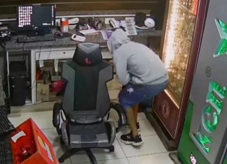 Ex-funcionário é flagrado furtando bar pela quinta vez em seis meses Ex-funcionário é flagrado furtando bar pela quinta vez em seis meses