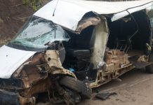 Grave acidente na BR-352 resulta na destruição de van em Monte Carmelo Grave acidente na BR-352 resulta na destruição de van em Monte Carmelo