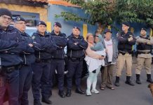 Idoso com Alzheimer é encontrado dirigindo veículo sem pneu com neto de 4 anos na estrada entre MG e SP Idoso com Alzheimer é encontrado dirigindo veículo sem pneu com neto de 4 anos na estrada entre MG e SP