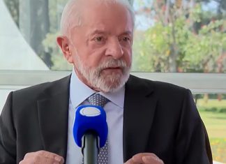 Lula Critica Trump por Falta de Respeito ao Brasil e Anuncia Comitê de Emergência Lula Critica Trump por Falta de Respeito ao Brasil e Anuncia Comitê de Emergência