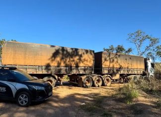 Polícia prende trio por roubo de 120 toneladas de café em Paracatu e Tupaciguara; parte da carga foi recuperada Polícia prende trio por roubo de 120 toneladas de café em Paracatu e Tupaciguara; parte da carga foi recuperada