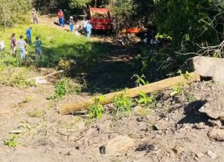Trabalhador rural morre após trator capotar em ladeira de 50 metros em Abadia dos Dourados Trabalhador rural morre após trator capotar em ladeira de 50 metros em Abadia dos Dourados