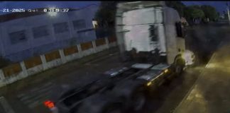 Acidente em Ituiutaba: Caminhão Arrasta Carro e Causa Ferimentos em Homem Acidente em Ituiutaba: Caminhão Arrasta Carro e Causa Ferimentos em Homem