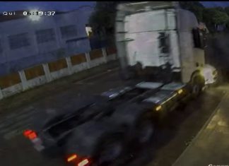 Acidente em Ituiutaba: Caminhão Arrasta Carro e Causa Ferimentos em Homem Acidente em Ituiutaba: Caminhão Arrasta Carro e Causa Ferimentos em Homem