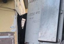 Caminhão roubado colide com poste e causa destruição de barracão em Araguari; suspeito é detido Caminhão roubado colide com poste e causa destruição de barracão em Araguari; suspeito é detido