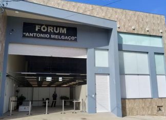 Casal é preso por suspeita de matar criança de 4 anos e alegar queda de veículo em Minas Gerais Casal é preso por suspeita de matar criança de 4 anos e alegar queda de veículo em Minas Gerais